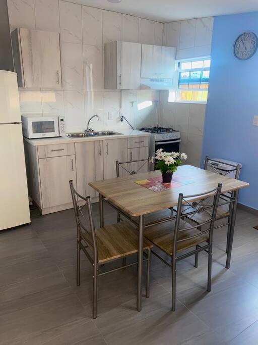 Cozy 1-Bedroom Apartment Close To City Center Willemstad Esterno foto